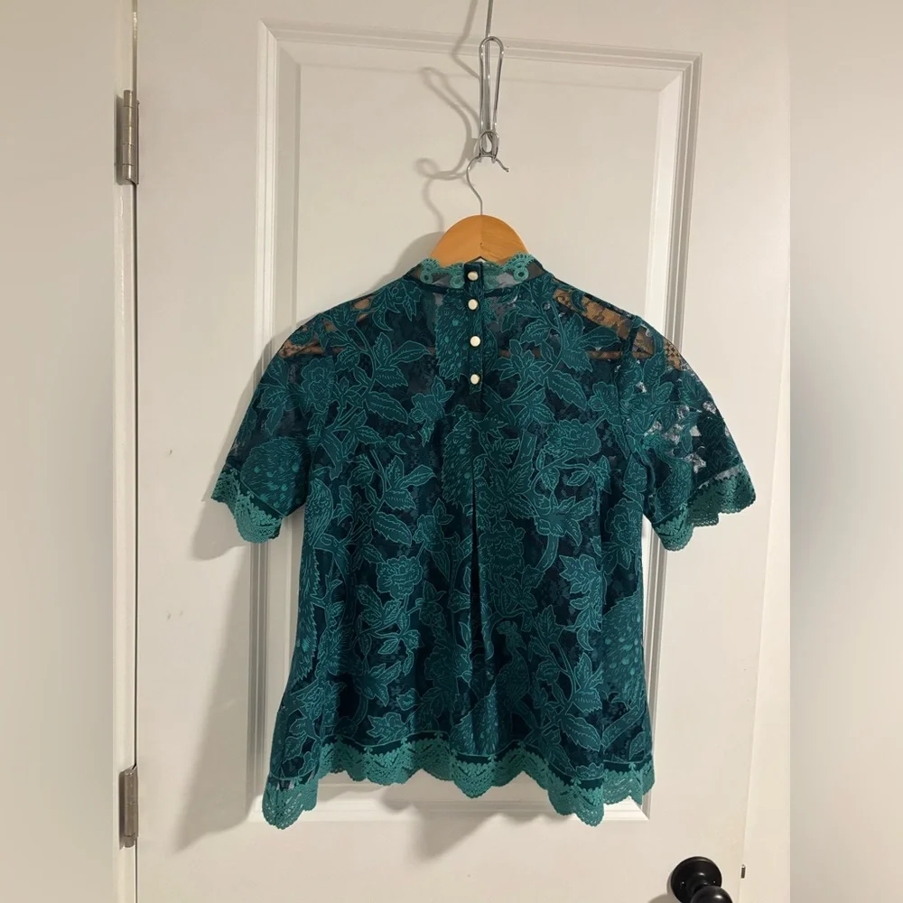 NWT ANTHROPOLOGIE HD in Paris Lace Meadows Blouse Peacock Turquoise Teal Size 0